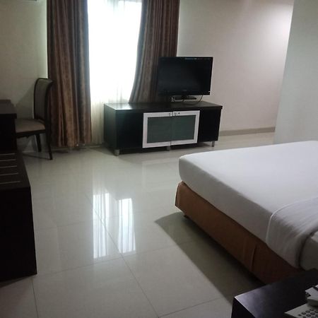Manise Hotel Ambon Exterior foto