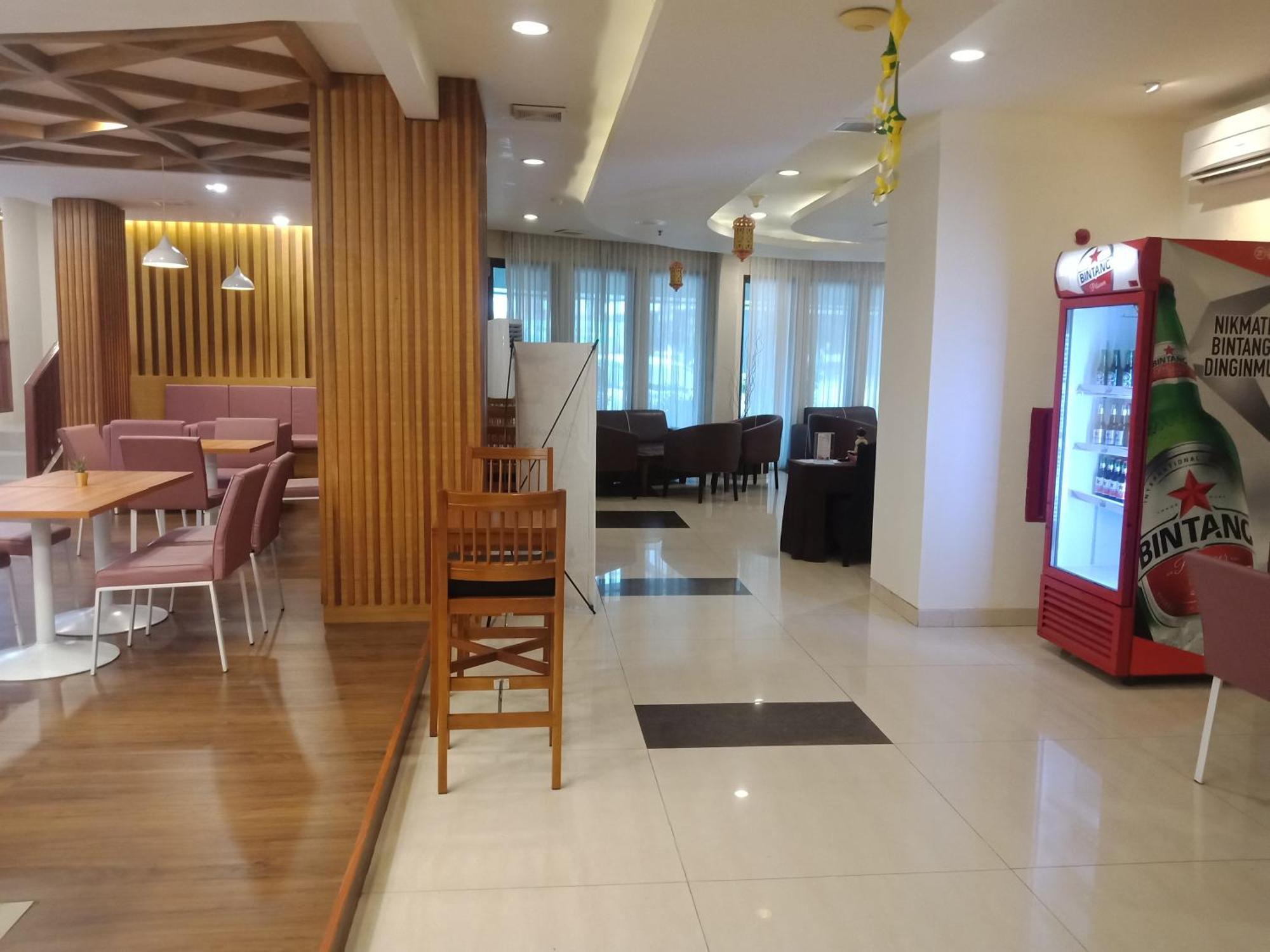 Manise Hotel Ambon Exterior foto